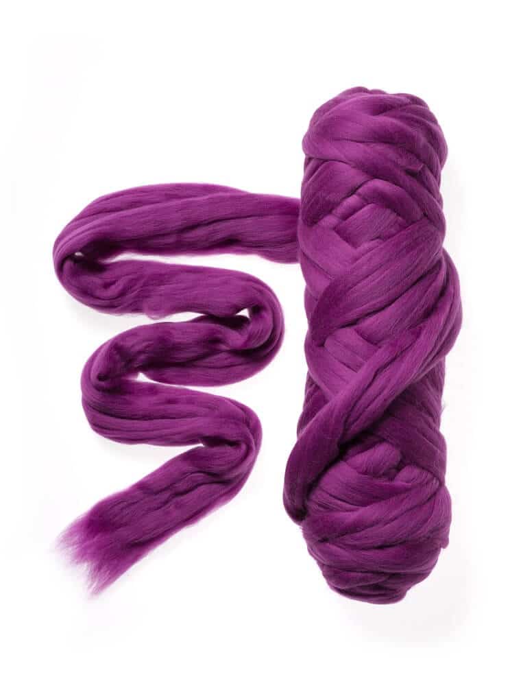 Extra Fine Wool Roving 19,5 micron - 031 Red Purple