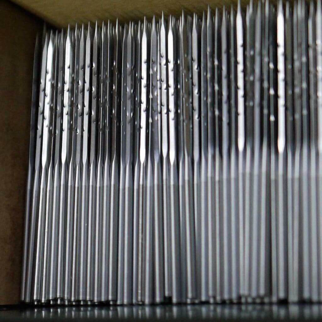 Punchnaalden medium (36 gauge) close barbed