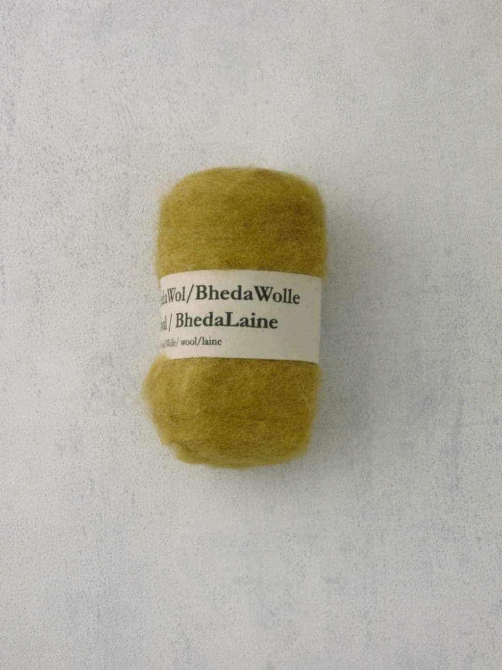 Uit van het assortiment Bhedawool - Cardfleece - ball of 25 gram - light olive