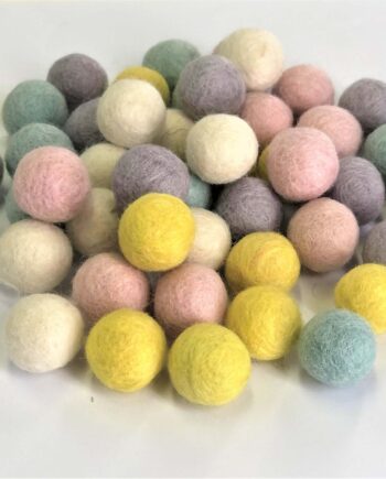 Felt bead - 18 mm -  Assorted Set - 10 pieces in 5 colours - Pastle Colours