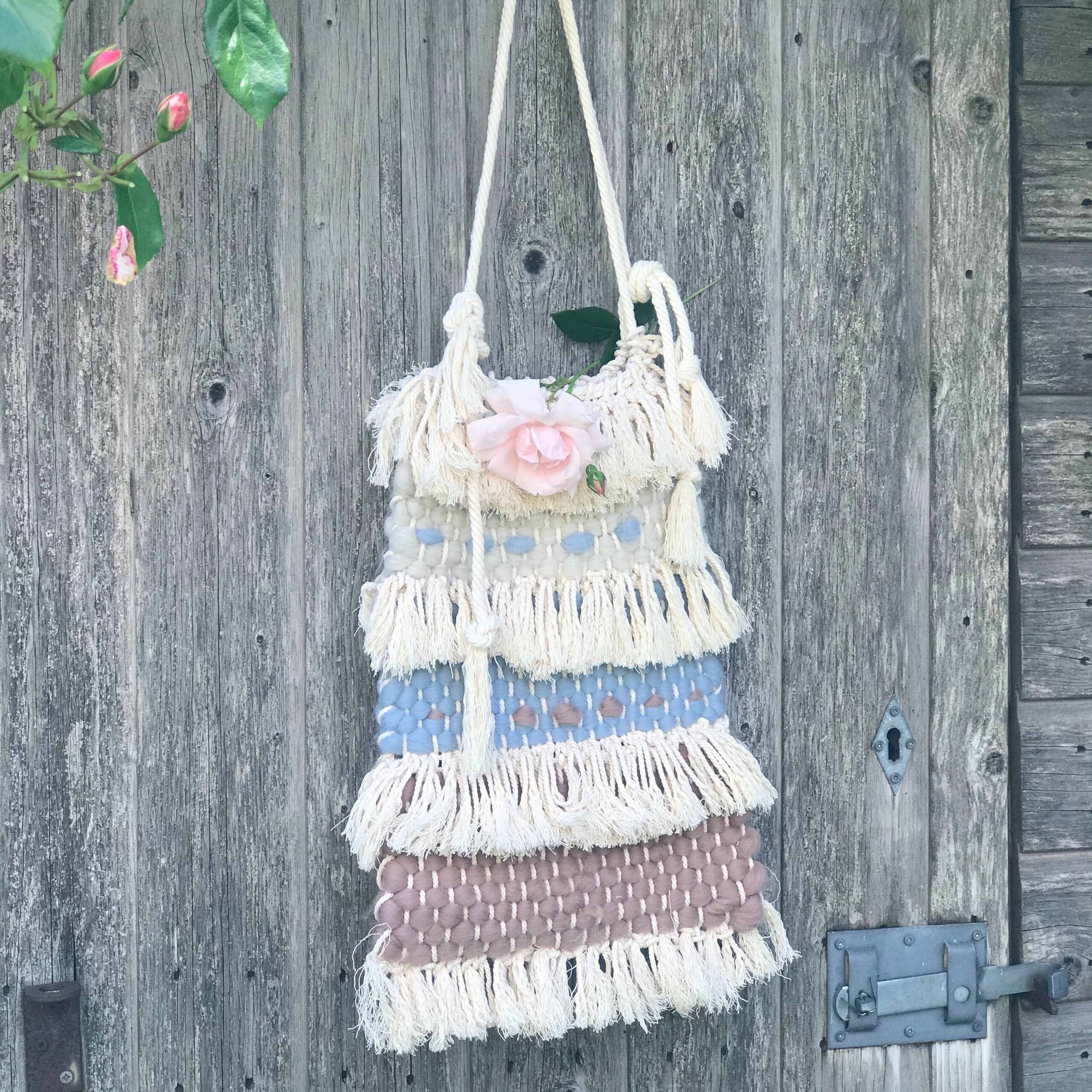 Weaving project seamist, mocca and Knots and Nerds