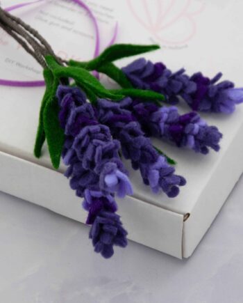 Lavender - Felt Flower DIY kit by De Viltbloemist