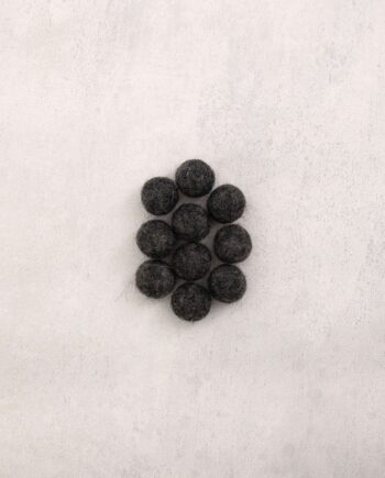 Felt bead - 18 mm -  per 100 pieces -  antraciet